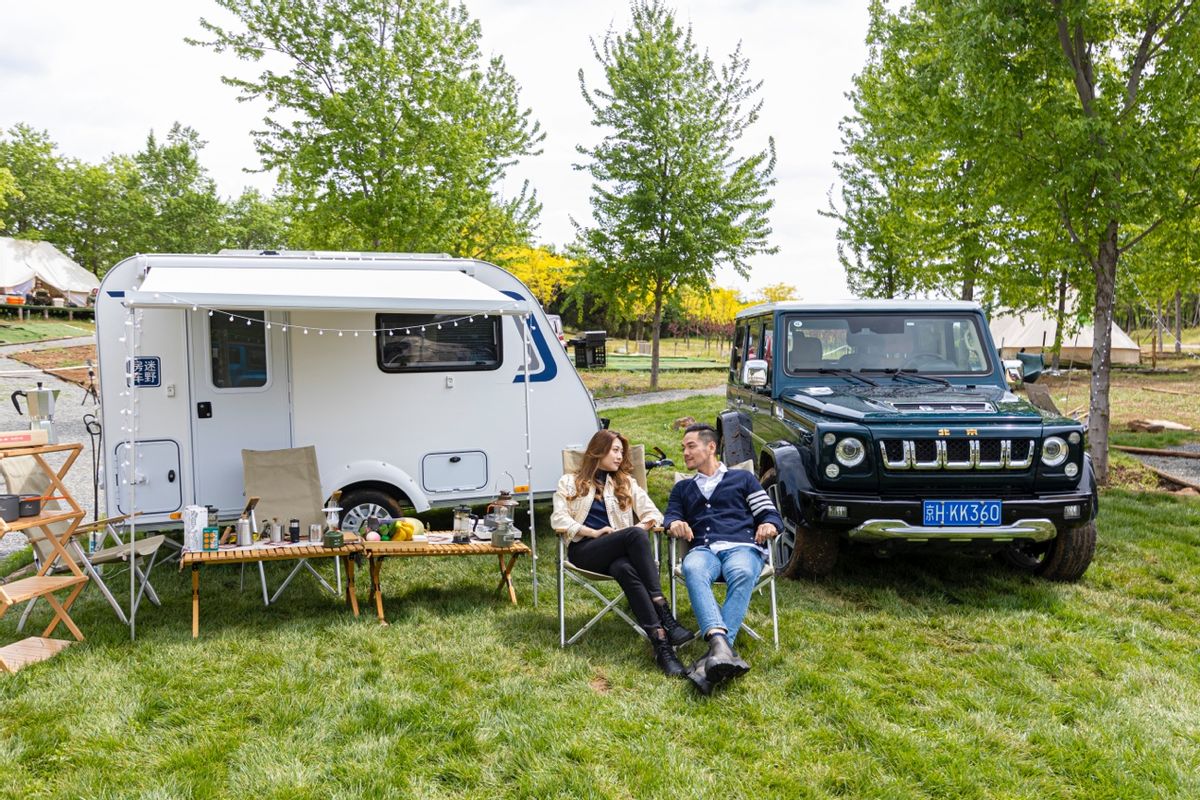 夏浅胜春最可人开硬派越野车去露营是一种什么样的体验