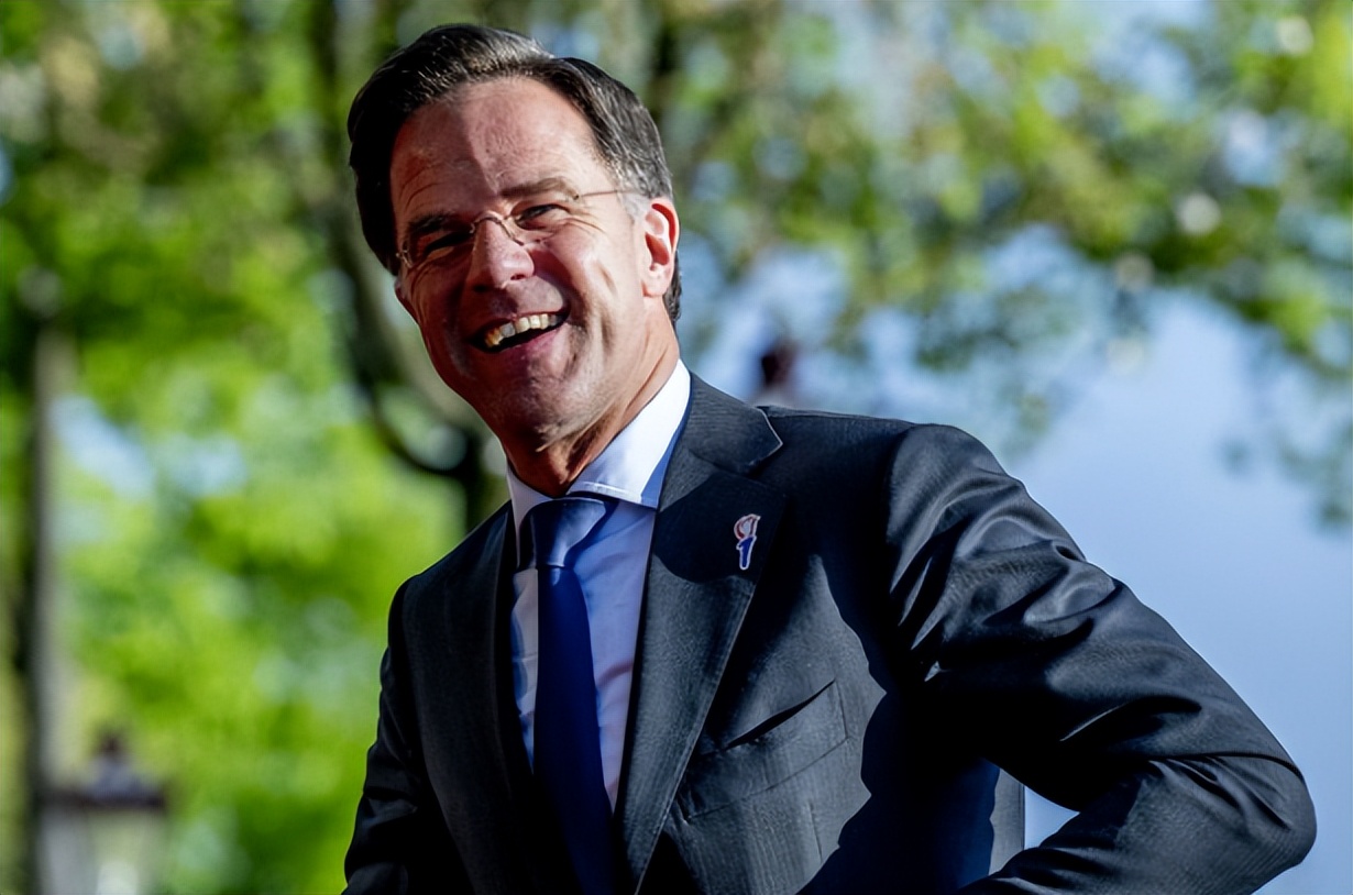 荷兰外交大臣密访基辅首相吕特在乌议会讲话