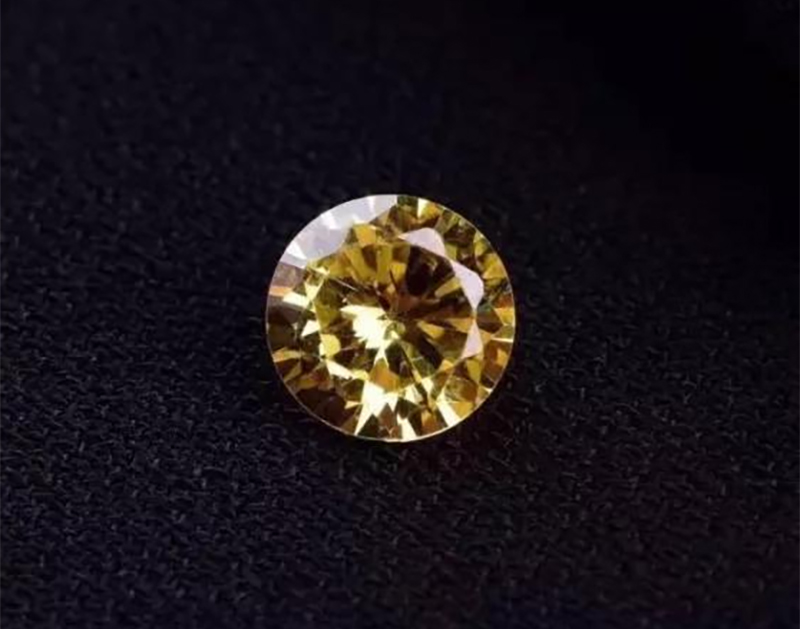 你知道彩色莫桑钻是什么样吗