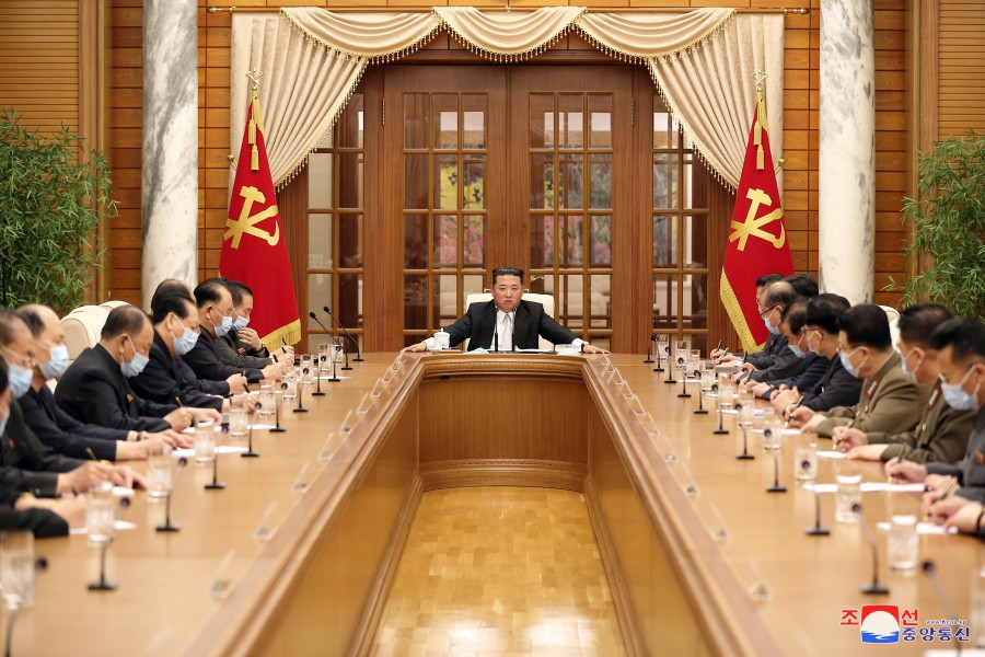 5月12日，朝鲜劳动党召开政治局会议（朝中社）