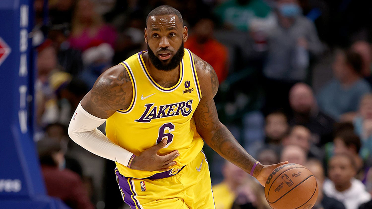 禅师建议交易老詹詹姆斯领跑球员收入榜骑士旧将吐槽湖人老板