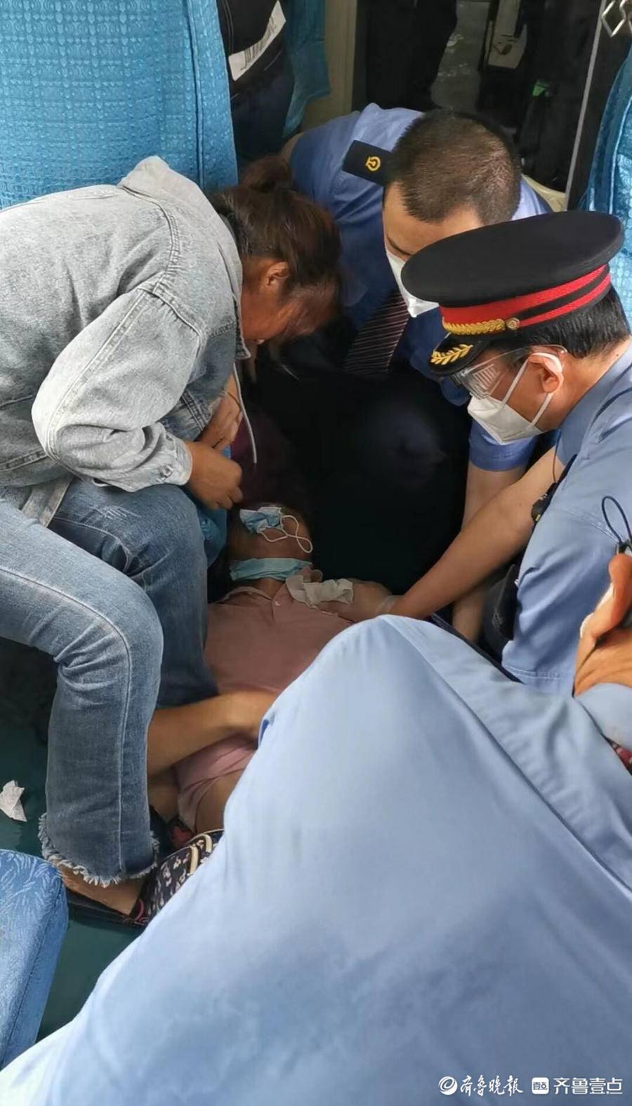 5月10日15:40,由南宁开往青岛的k1138次列车上一名旅客突发疾病抽搐不