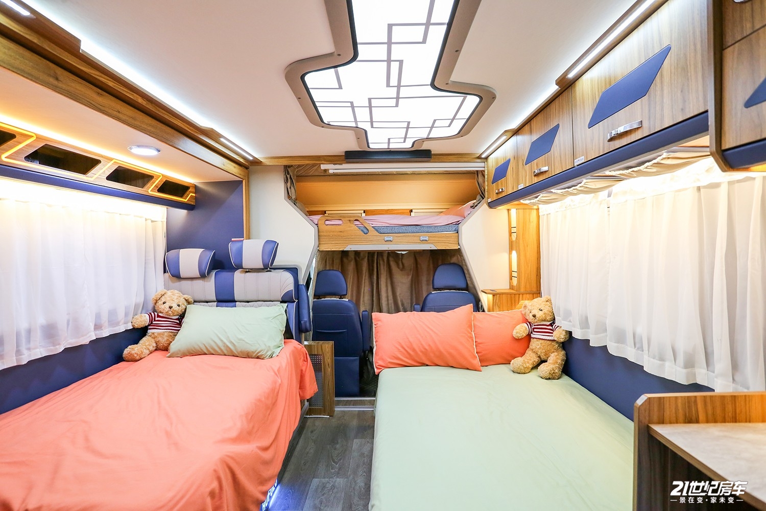 额头搭帐篷野性十足霍夫勒全新车系勇者房车霸气上市