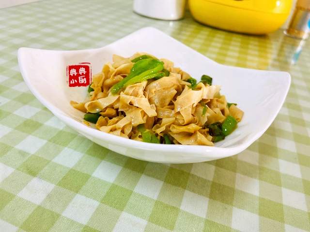 青椒炒蛋白肉,口感不腻,鲜香下饭,第一口就能惊艳到你|蛋白肉|青椒