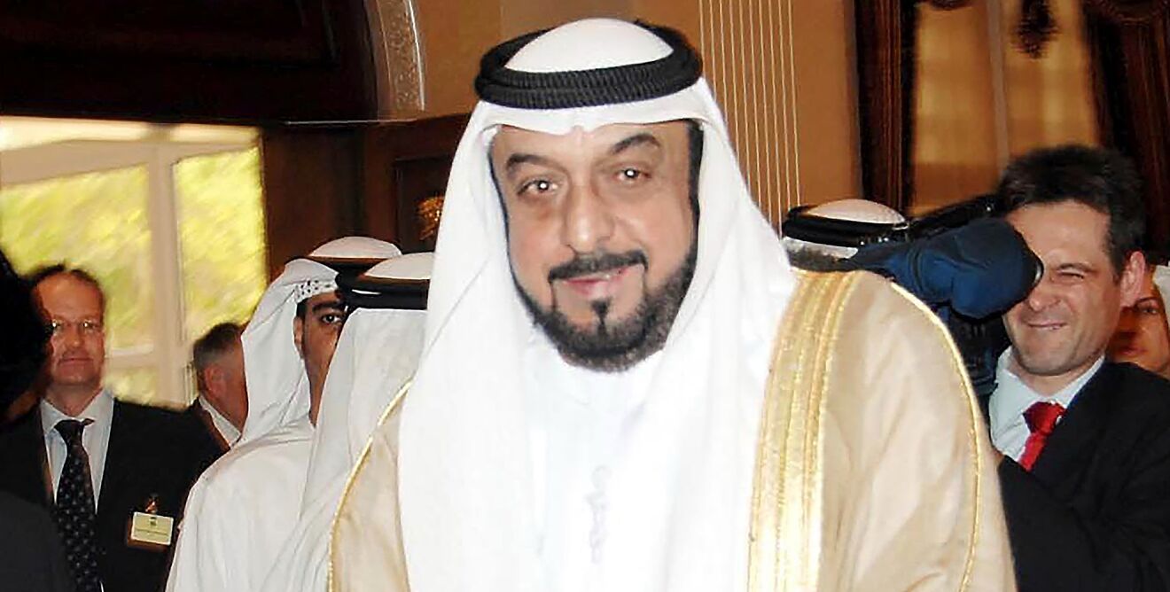 揭秘曼城老板显赫家世哥哥当总统今天刚去世岳父成了代理总统