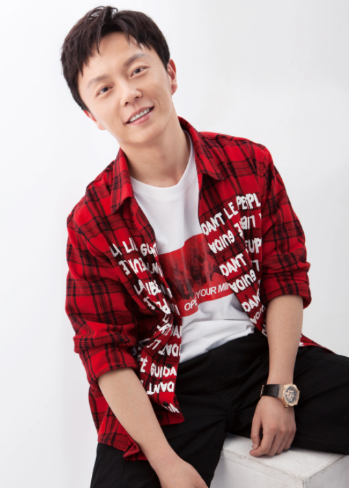 李连杰御用儿子翻红艰难皆因周润发谢苗为何沦落至此