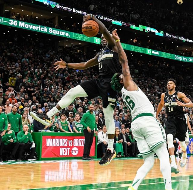 2.9％概率大逆转!卫冕冠军创奇迹!字母哥狂轰40＋11,联盟第一了休闲区蓝鸢梦想 - Www.slyday.coM