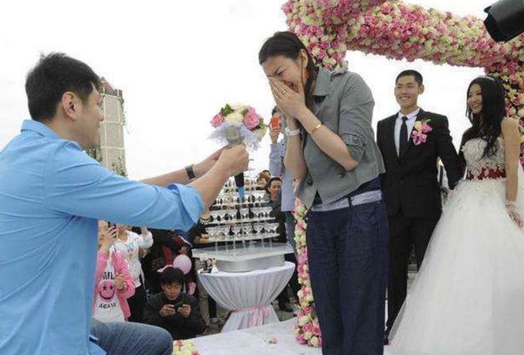 10年后再看莫科,才发现妻子离世后和周雅菲的结婚是最正确的选择休闲区蓝鸢梦想 - Www.slyday.coM 10年后再看莫科,才发现妻子离世后和周雅菲的结婚是最正确的选择休闲区蓝鸢梦想 - Www.slyday.coM