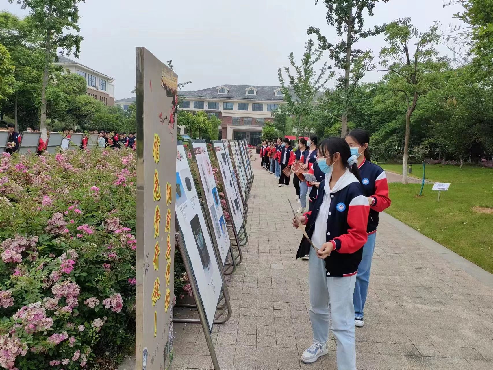 阳新流动博物馆进校园让文物活起来