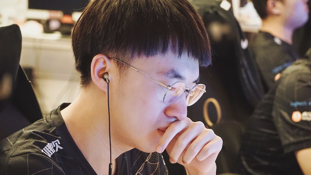 RNG主力ADC豪取五杀,韩国赛场却毫无掌声,LCK观众引发热议休闲区蓝鸢梦想 - Www.slyday.coM