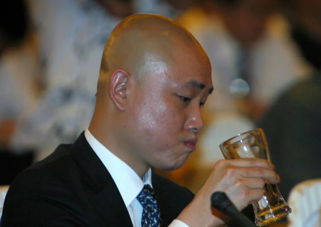 狠人黄光裕拼命一年没了730亿