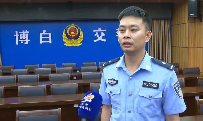 太惨了！广西一女子骑电车无视红绿灯，被车撞倒后又遭碾压休闲区蓝鸢梦想 - Www.slyday.coM