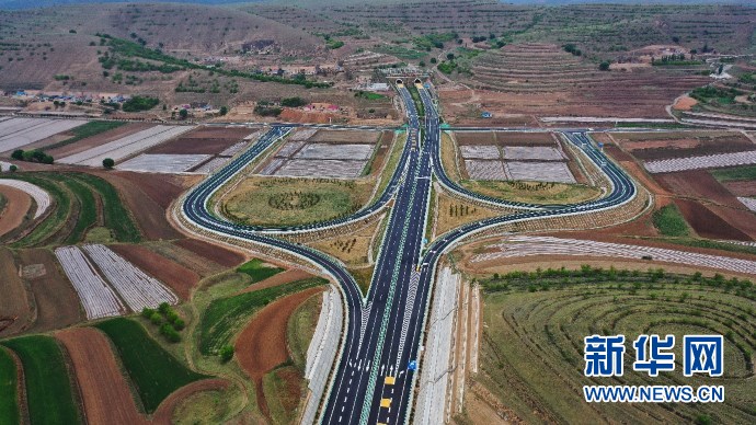 甘肃庆阳二车一级公路通车运营