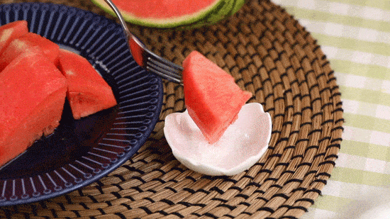 △蘸盐，才是水果咸吃的原教旨主义。