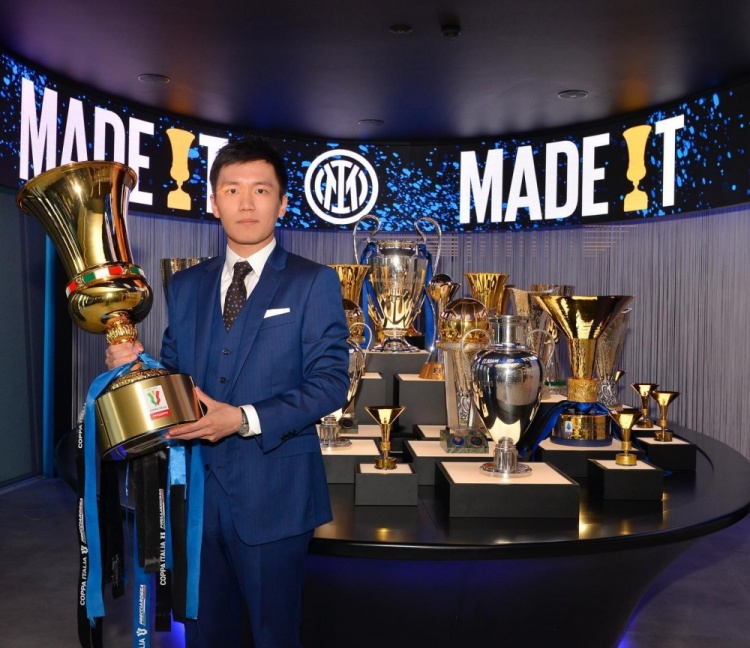 张康阳晒照庆祝还在增加forzaragazzi