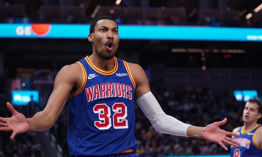 根据最新伤病报告,老将奥托-波特被列为出战存疑