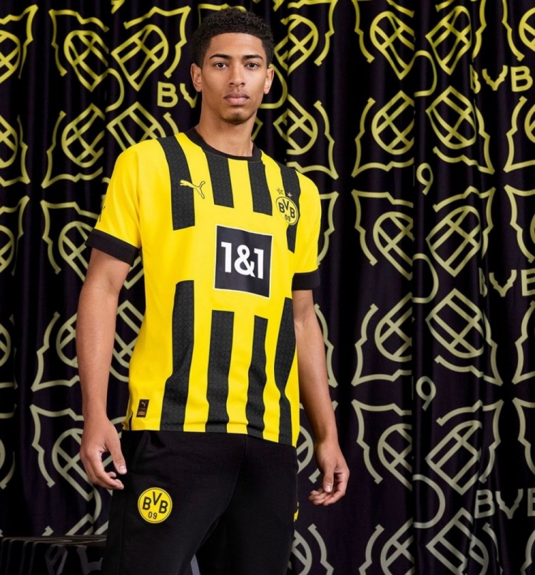 多特发布2223赛季主场球衣黄色主色调搭配黑色竖条纹