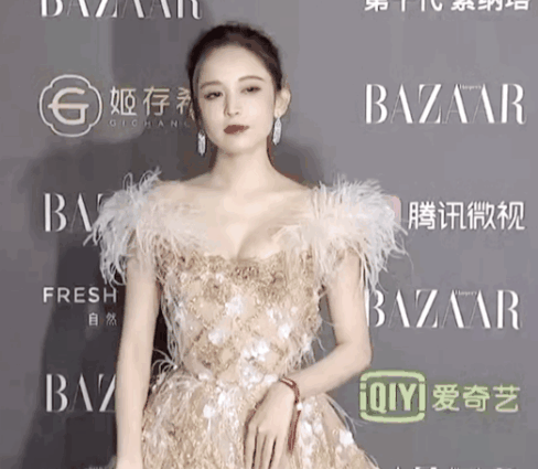 这些年,明星的做作红毯,白眼飞上天、扭捏成了精,原谅我笑出声休闲区蓝鸢梦想 - Www.slyday.coM 这些年,明星的做作红毯,白眼飞上天、扭捏成了精,原谅我笑出声休闲区蓝鸢梦想 - Www.slyday.coM