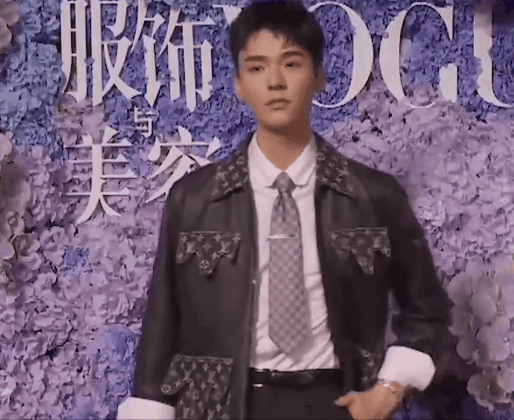 这些年,明星的做作红毯,白眼飞上天、扭捏成了精,原谅我笑出声休闲区蓝鸢梦想 - Www.slyday.coM 这些年,明星的做作红毯,白眼飞上天、扭捏成了精,原谅我笑出声休闲区蓝鸢梦想 - Www.slyday.coM