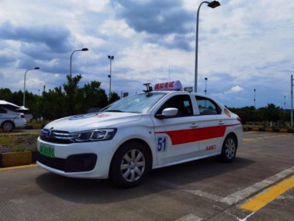 绿色驾考新时代传递城市新蓝天成都驾考行业新能源考试车上线