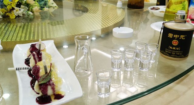 吃晚饭时,长期喝2两白酒的人,身体怎么样了?过来人告诉你答案休闲区蓝鸢梦想 - Www.slyday.coM 吃晚饭时,长期喝2两白酒的人,身体怎么样了?过来人告诉你答案休闲区蓝鸢梦想 - Www.slyday.coM