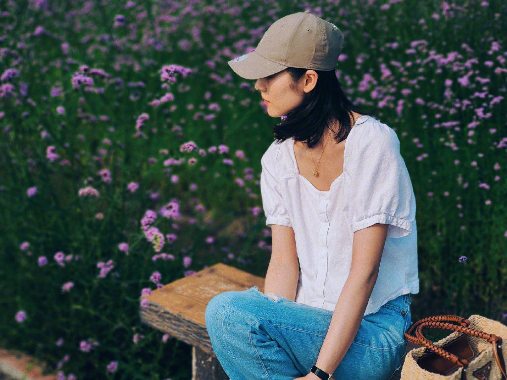 刘雯24清爽花海写真