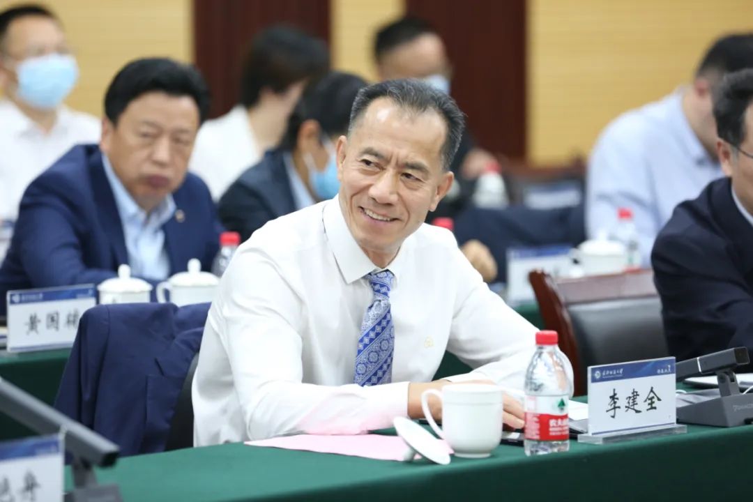 李建全朴素生活热心公益让人幸福