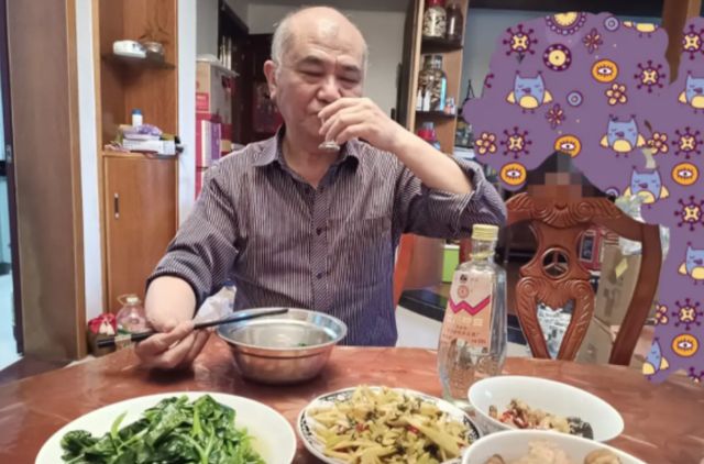 吃晚饭时,长期喝2两白酒的人,身体怎么样了?过来人告诉你答案休闲区蓝鸢梦想 - Www.slyday.coM 吃晚饭时,长期喝2两白酒的人,身体怎么样了?过来人告诉你答案休闲区蓝鸢梦想 - Www.slyday.coM