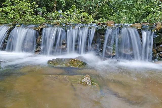 云遮雾罩，林海茫茫，广西这一景区，景色优美，可媲美九寨沟！休闲区蓝鸢梦想 - Www.slyday.coM