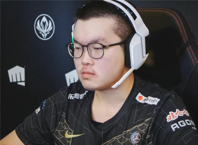 又得安排RNG重赛了?现场选手称线下ping值过低:感觉降到25ms休闲区蓝鸢梦想 - Www.slyday.coM 又得安排RNG重赛了?现场选手称线下ping值过低:感觉降到25ms休闲区蓝鸢梦想 - Www.slyday.coM