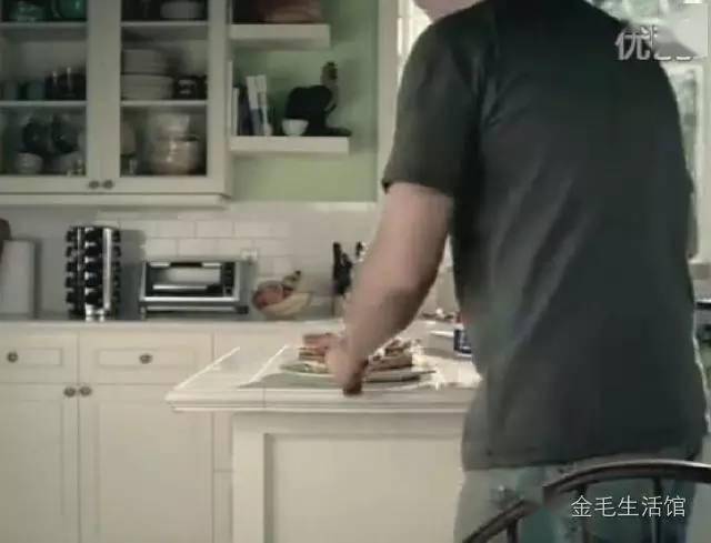 成精了金毛趁主人离开偷吃早餐,怕被发现嫁祸小猫!休闲区蓝鸢梦想 - Www.slyday.coM 成精了金毛趁主人离开偷吃早餐,怕被发现嫁祸小猫!休闲区蓝鸢梦想 - Www.slyday.coM