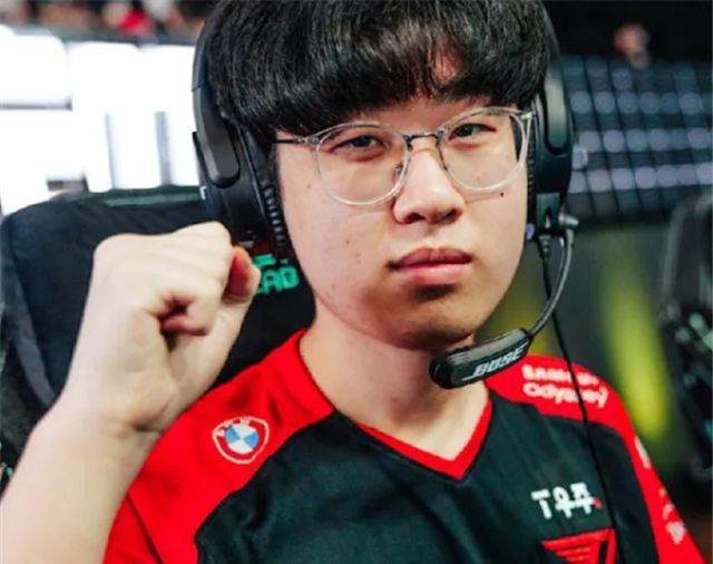 又得安排RNG重赛了?现场选手称线下ping值过低:感觉降到25ms休闲区蓝鸢梦想 - Www.slyday.coM 又得安排RNG重赛了?现场选手称线下ping值过低:感觉降到25ms休闲区蓝鸢梦想 - Www.slyday.coM