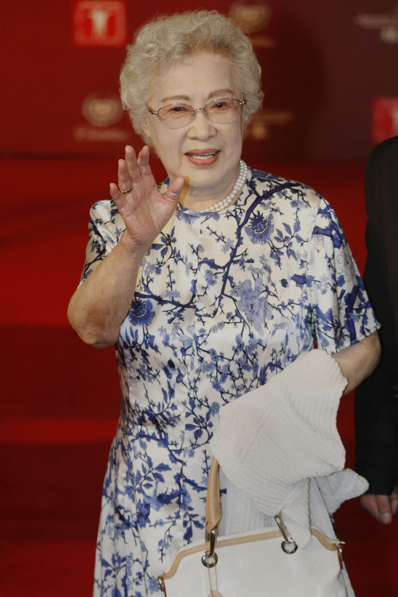 6天之内7位名人相继离世,有人享年100岁,有人选择了轻生休闲区蓝鸢梦想 - Www.slyday.coM 6天之内7位名人相继离世,有人享年100岁,有人选择了轻生休闲区蓝鸢梦想 - Www.slyday.coM