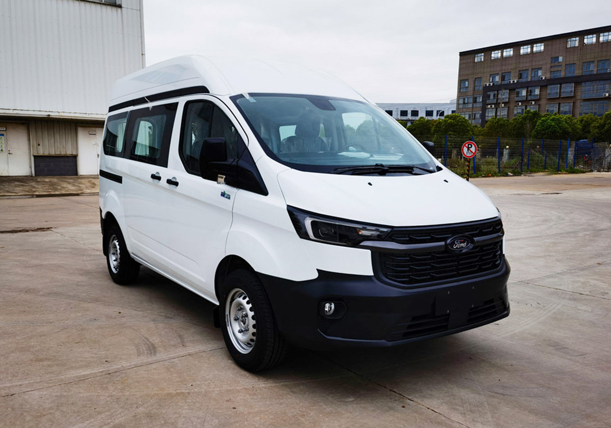 新款江铃全顺实车曝光,换装新前脸,5-9座布局,2.0t柴油动力-新浪汽车