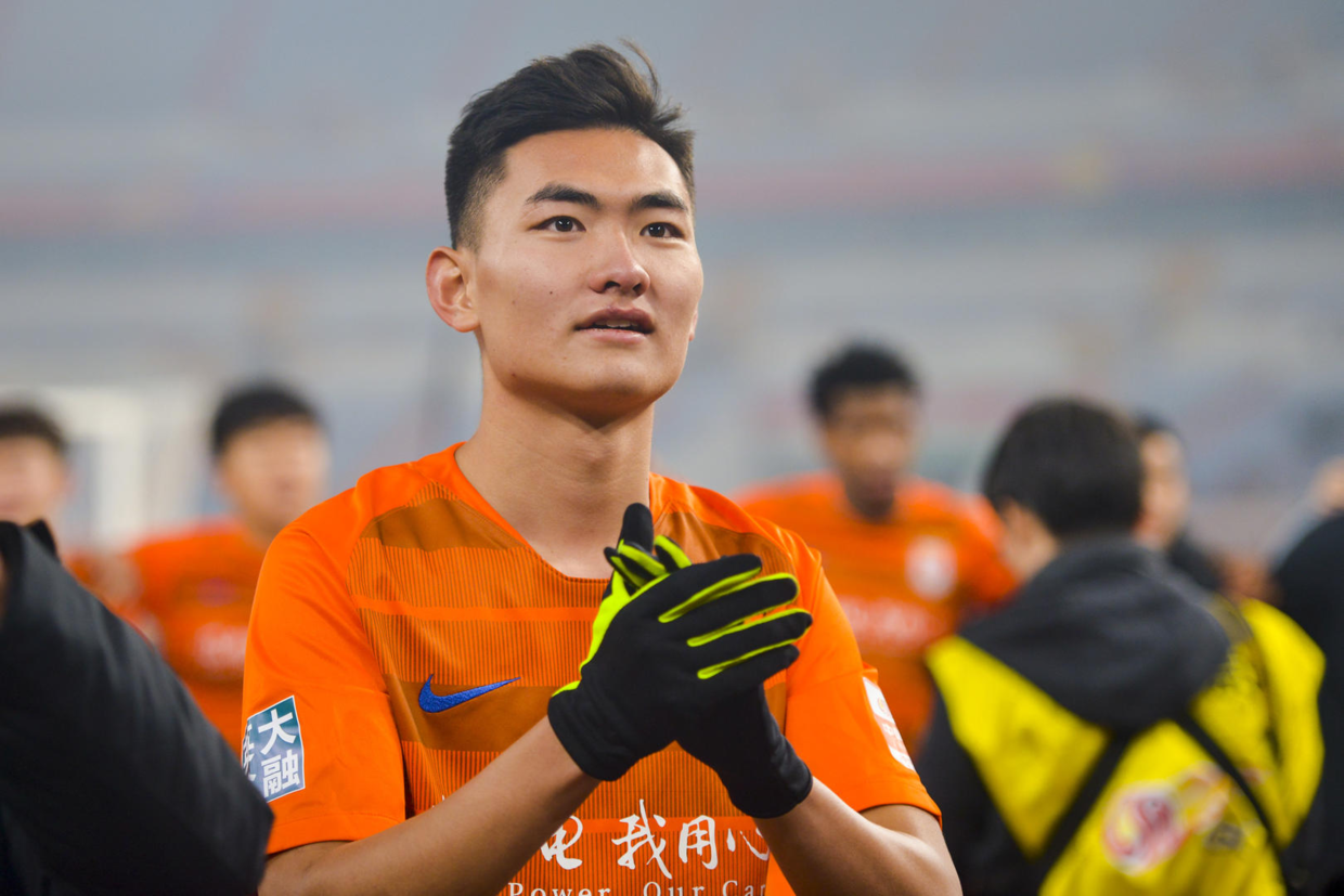 22岁泰山外租小将扛起中甲球队锋线,助球队赢中超球队