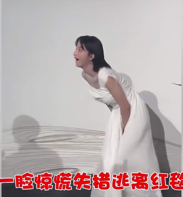 这些年,明星的做作红毯,白眼飞上天、扭捏成了精,原谅我笑出声休闲区蓝鸢梦想 - Www.slyday.coM 这些年,明星的做作红毯,白眼飞上天、扭捏成了精,原谅我笑出声休闲区蓝鸢梦想 - Www.slyday.coM