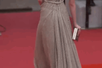 这些年,明星的做作红毯,白眼飞上天、扭捏成了精,原谅我笑出声休闲区蓝鸢梦想 - Www.slyday.coM 这些年,明星的做作红毯,白眼飞上天、扭捏成了精,原谅我笑出声休闲区蓝鸢梦想 - Www.slyday.coM