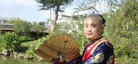 郝庆铃：自称慈禧后人，沉浸阿哥梦不愿醒，参加节目丑态百出休闲区蓝鸢梦想 - Www.slyday.coM