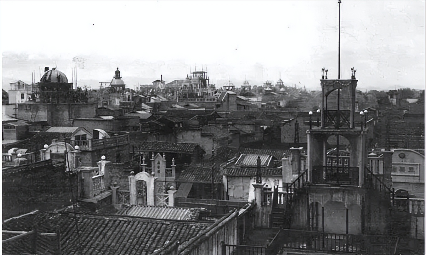 晚清风光:破败的老建筑,宁静的村庄,生态环境很不错