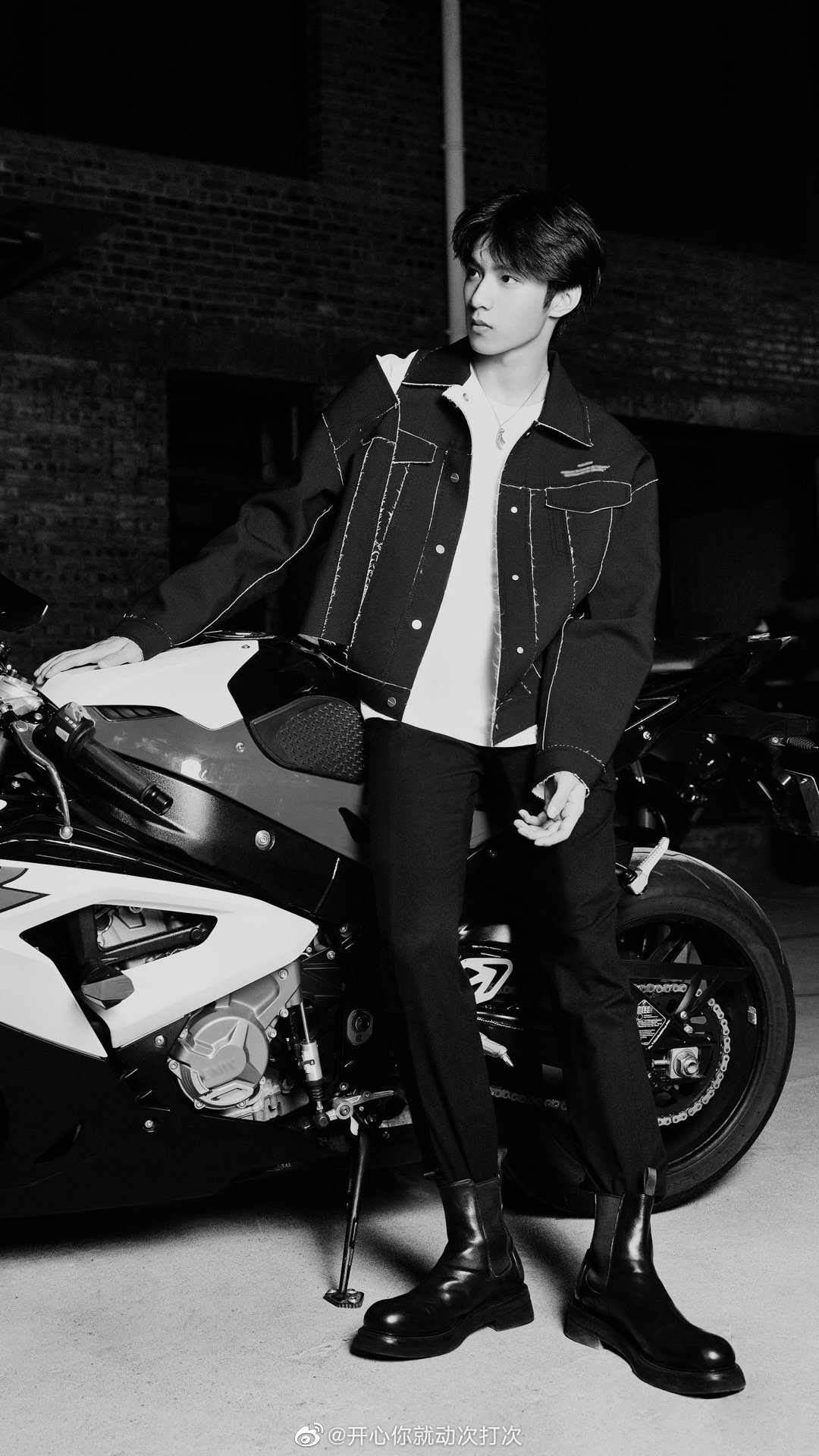 刘耀文你好酷你好酷你好酷摩托车后座可以带我吗06