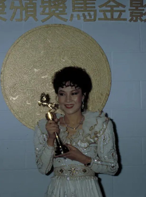 凭“潘金莲”斩获金马奖最佳女主角,汪萍的一生爱恨分明休闲区蓝鸢梦想 - Www.slyday.coM 凭“潘金莲”斩获金马奖最佳女主角,汪萍的一生爱恨分明休闲区蓝鸢梦想 - Www.slyday.coM