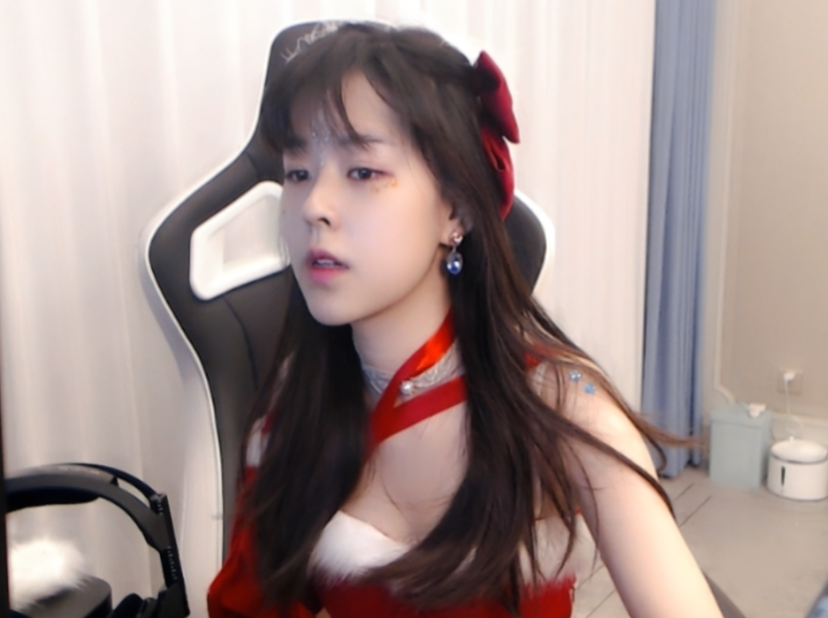 沫子谈起虎牙房号,直言以后让孙子换钱