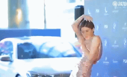 这些年,明星的做作红毯,白眼飞上天、扭捏成了精,原谅我笑出声休闲区蓝鸢梦想 - Www.slyday.coM 这些年,明星的做作红毯,白眼飞上天、扭捏成了精,原谅我笑出声休闲区蓝鸢梦想 - Www.slyday.coM