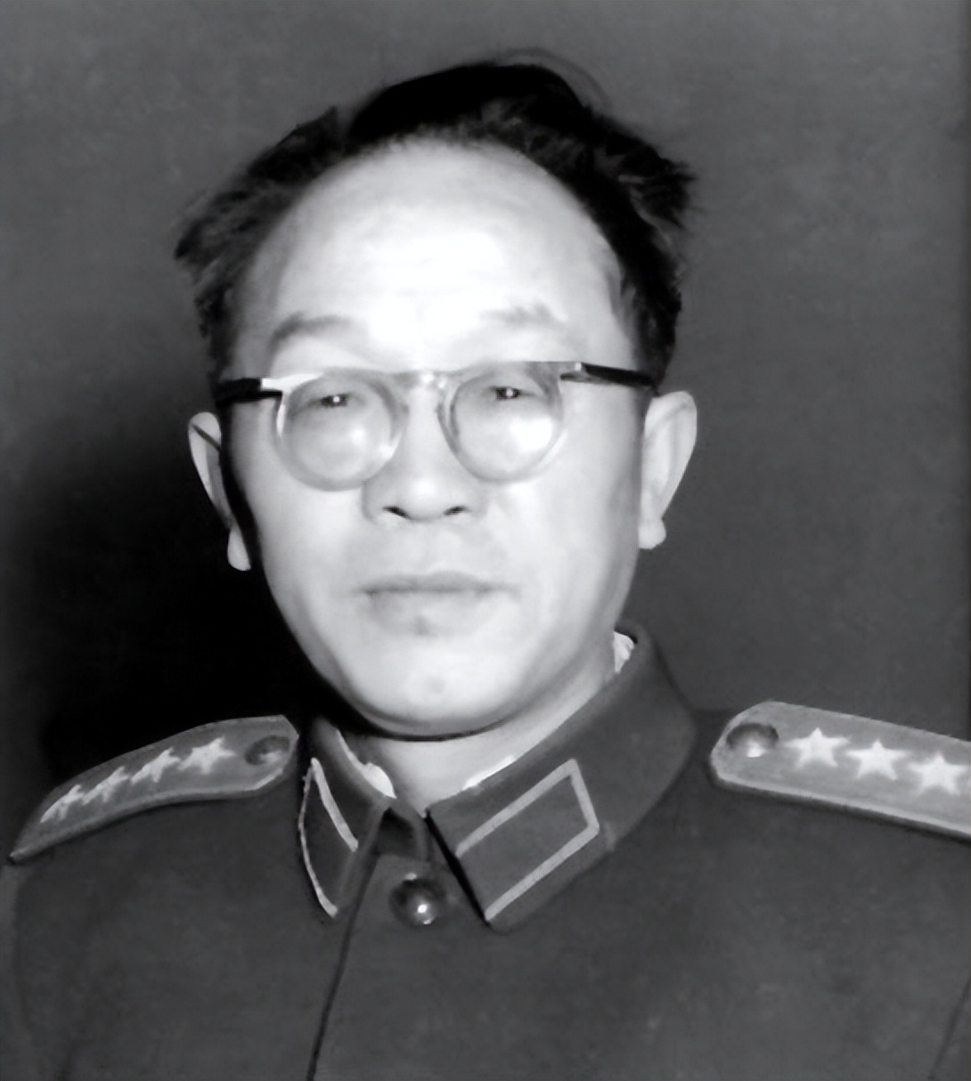 这两个小故事,体现了黄克诚的高风亮节,让人由衷敬佩|黄克诚|高风亮节|省委_新浪新闻