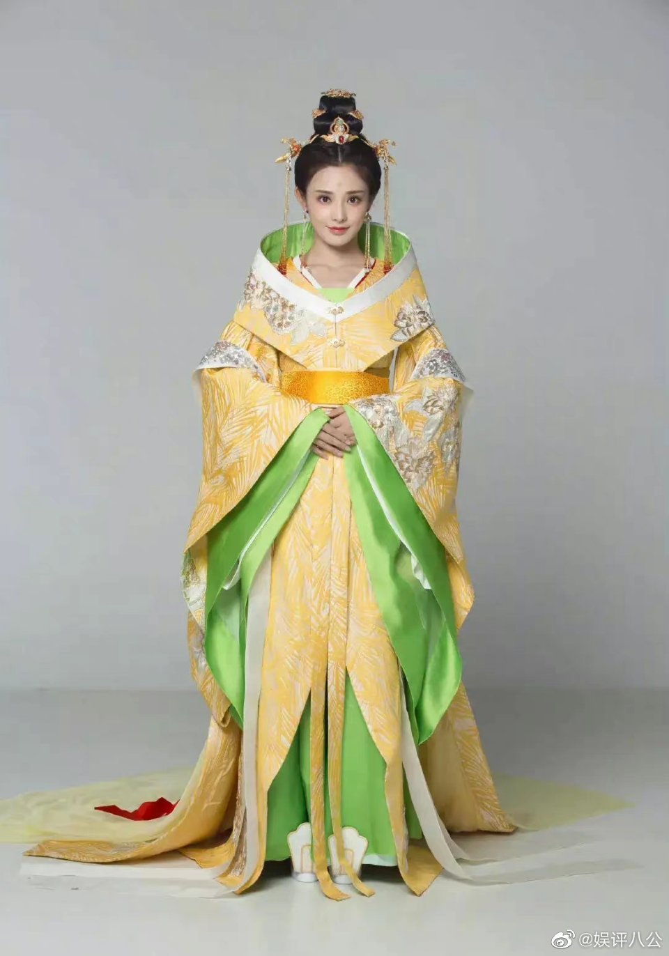 SEO工作室婚纱照室内