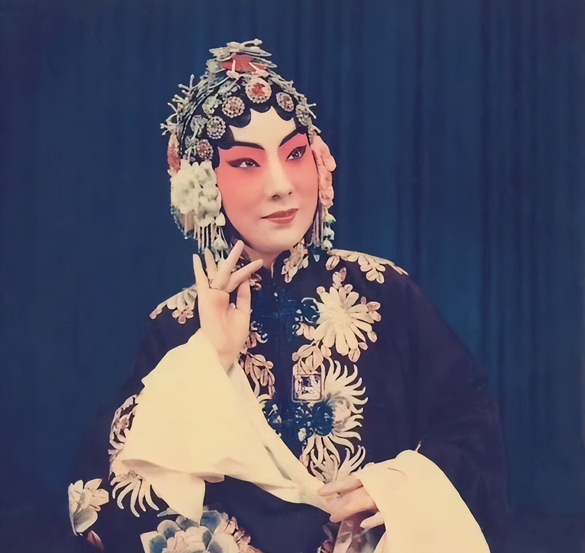 6天之内7位名人相继离世,有人享年100岁,有人选择了轻生休闲区蓝鸢梦想 - Www.slyday.coM 6天之内7位名人相继离世,有人享年100岁,有人选择了轻生休闲区蓝鸢梦想 - Www.slyday.coM