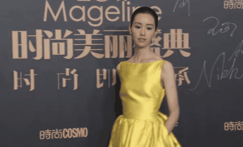 这些年,明星的做作红毯,白眼飞上天、扭捏成了精,原谅我笑出声休闲区蓝鸢梦想 - Www.slyday.coM 这些年,明星的做作红毯,白眼飞上天、扭捏成了精,原谅我笑出声休闲区蓝鸢梦想 - Www.slyday.coM