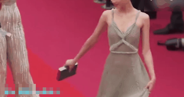 这些年,明星的做作红毯,白眼飞上天、扭捏成了精,原谅我笑出声休闲区蓝鸢梦想 - Www.slyday.coM 这些年,明星的做作红毯,白眼飞上天、扭捏成了精,原谅我笑出声休闲区蓝鸢梦想 - Www.slyday.coM