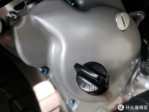 说说发动机吧,九妹当时说发动机是台湾进口的,和巡弋300同结构,九妹夫