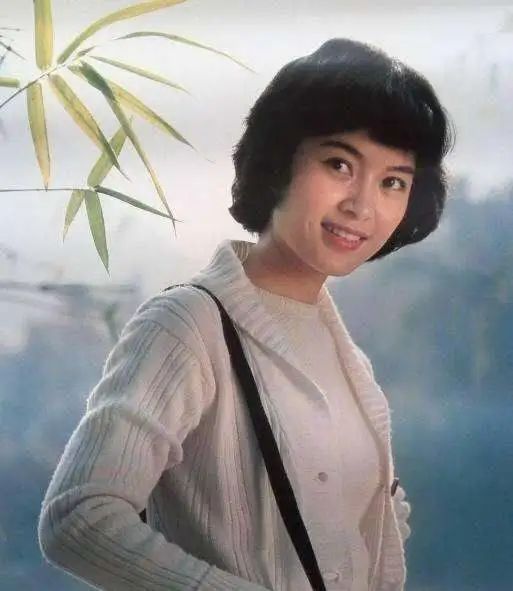 李小璐事件发酵妈妈张伟欣受牵连过往情史被扒出来了吗